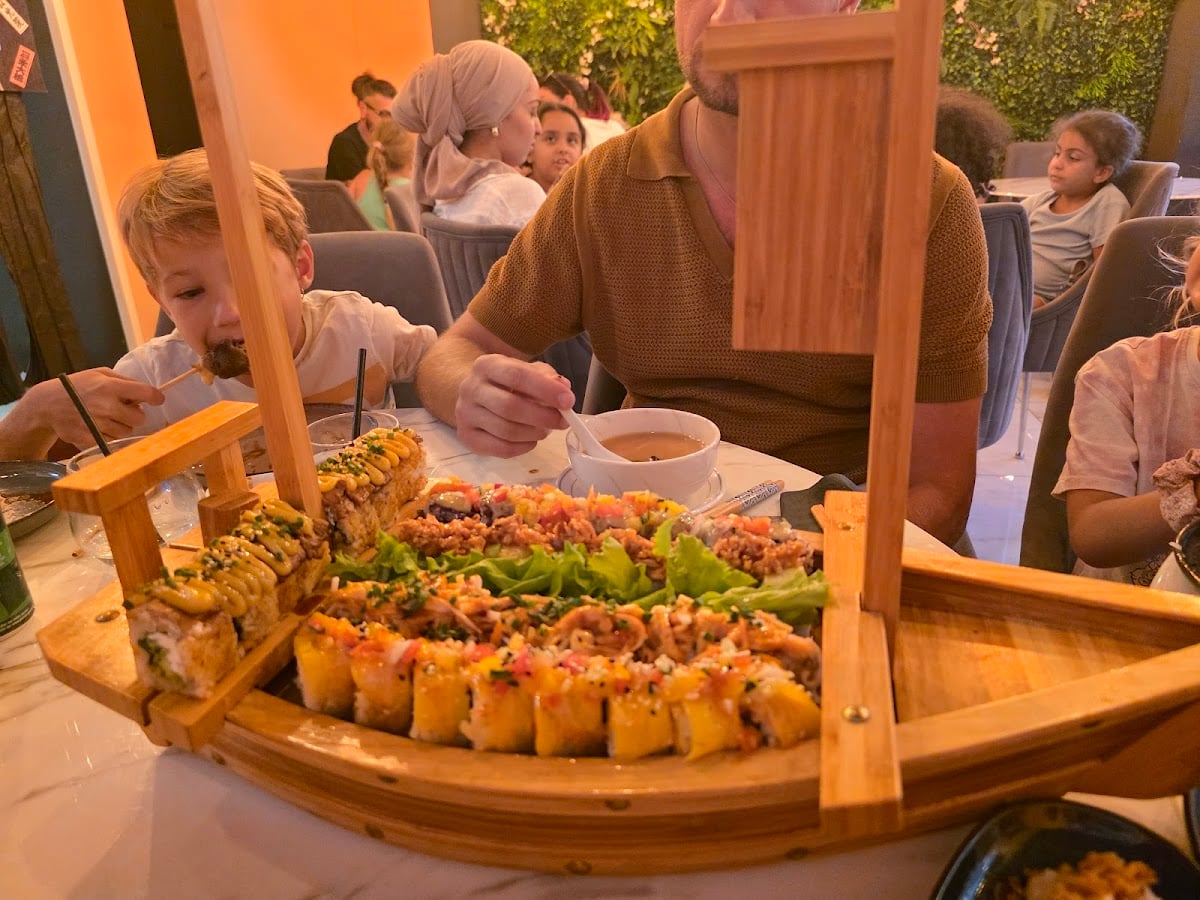 Maki Signature